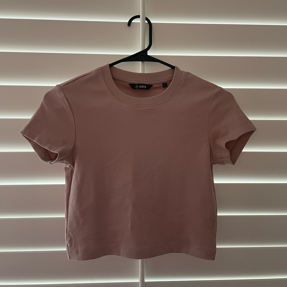 Cuts Women Tomboy Tee Cropped